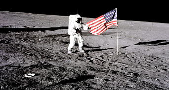 «На батуте и допрыгнули!» Британский таблоид изучил посты Рогозина и заявил, что Россия обвинила США в фальсификации высадки на Луну