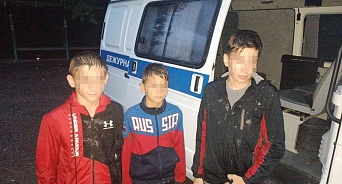 Полицейские Майкопа вывели из леса трех заблудившихся детей 