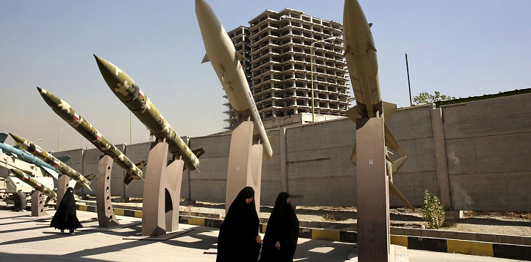 «Сотрите их с карты!» Американский сенатор Грэм призвал бомбить Иран, чтобы защитить солдат США – ВИДЕО