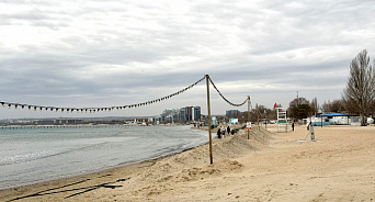 «Из курорта сделали мазутный Чернобыль». Как блогеры Анапы спасают летний сезон