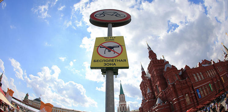 «Враги издеваются!» «Монобанк» обещает 20 млн гривен производителю БПЛА, который посадит дрон на Красной площади 9 мая
