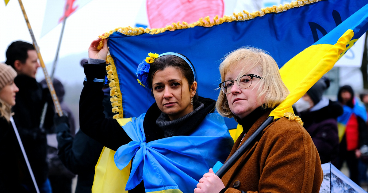 «Потоп сарай, тони и хата!» Украинские беженцы решили утопить «посольство Орков» вместе с Варшавой после разрушения дамбы Каховской ГЭС – ВИДЕО