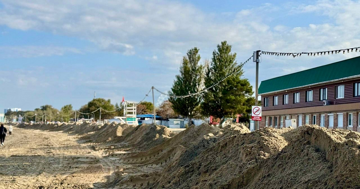 В Анапе завершают создание защитного вала вдоль берега  длиной 15 км 