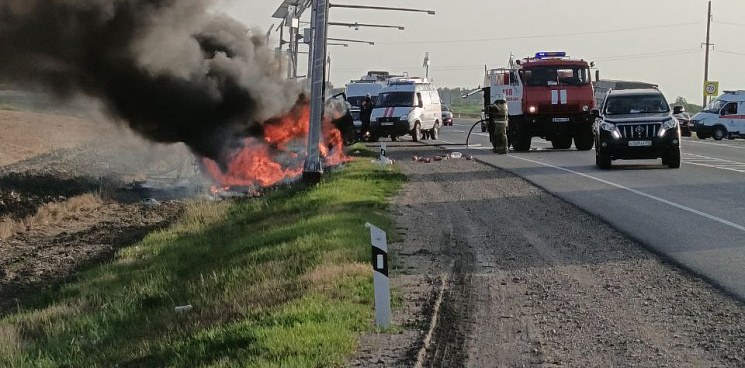 В Сочи массовая авария парализовала движение транспорта, а возле Полтавской сгорела «Газель»