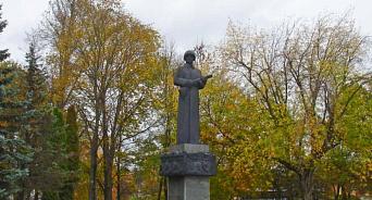 «Рука не поднимается?»: в Латвии не могут найти подрядчиков, чтобы снести памятник советскому солдату