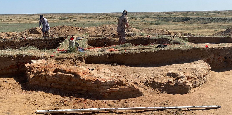 Древнюю гробницу нашли на стройке особой экономической зоны в Астрахани