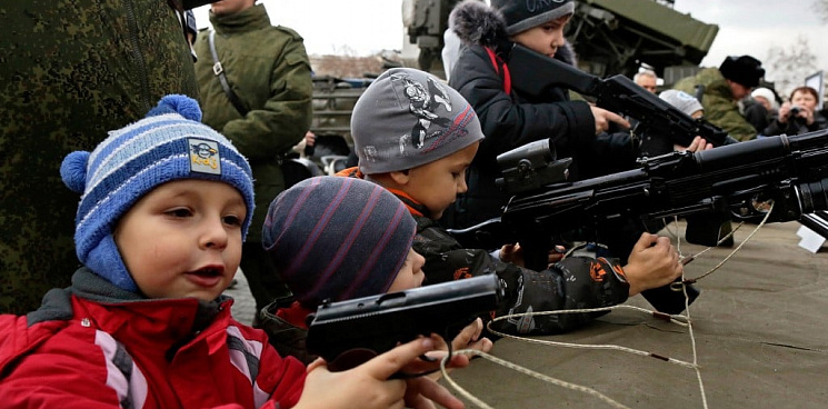 «Наши дети должны ненавидеть и уметь расстреливать «русню»!» Бывший замсекретаря Совбеза Украины Кривонос желает взрастить поколение русофобов готовых умирать в 2030 году - ВИДЕО