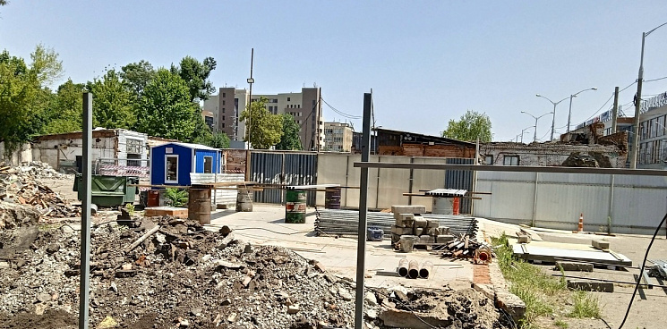 «Покупки на кладбище будет освещать Вечный огонь?» Торговый центр в Краснодаре построят по соседству с военным мемориалом