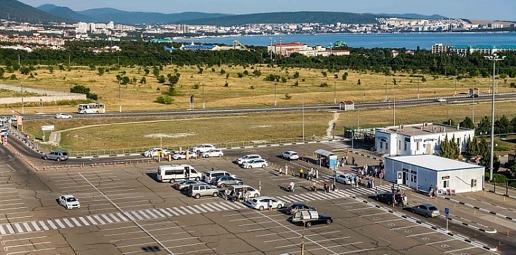 Из аэропорта Геленджика в Новороссийск и Анапу запустили автоэкспресс