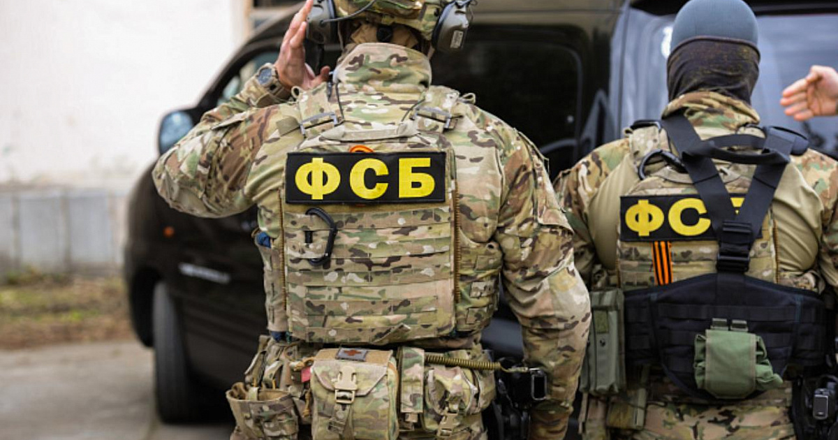 В Краснодаре в момент получения взятки задержали сотрудника аэропорта 