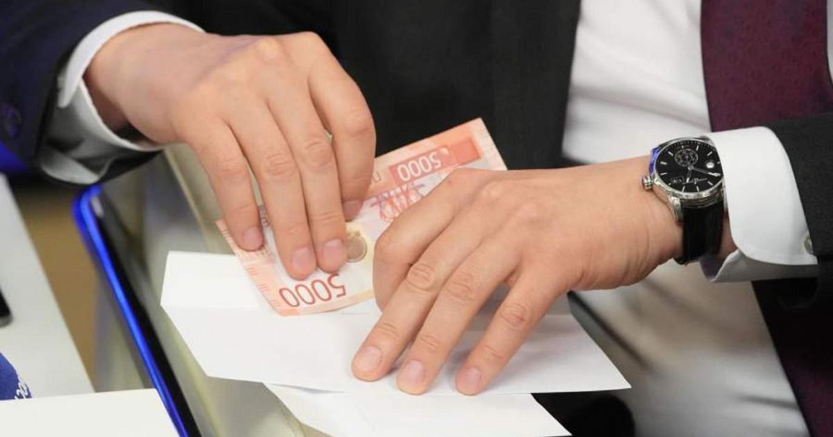 В Анапе за взятку полицейскому суд лишил водителя свободы на полгода