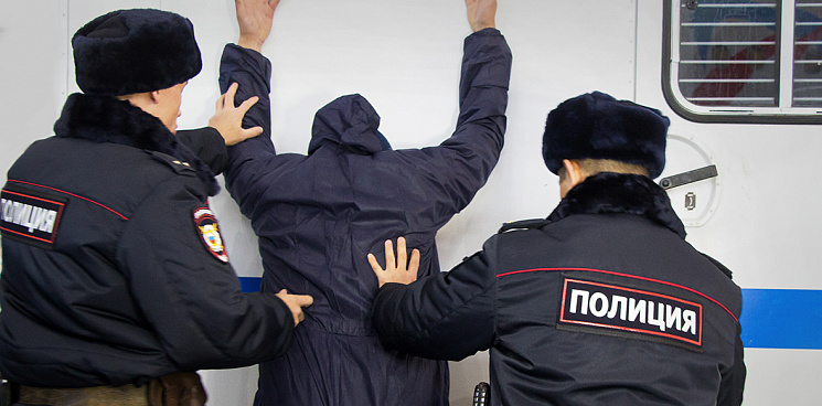 «Сбежать не получилось!» Краснодарские полицейские задержали двух участников массовой драки, где погиб якобы боец ЧВК «Вагнер»