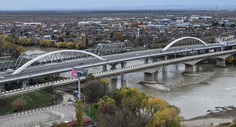 Движение по Яблоновскому мосту, соединяющему Кубань и Адыгею, наконец-то открыли по всем полосам