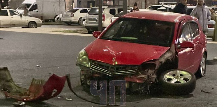 «Вышел из машины и упал!» В Краснодаре пьяный водитель едва не сбил детей на детской площадке