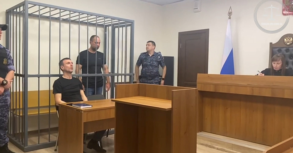 «Был туристом – стал зэком»: москвича, угрожавшего взорвать самолёт в Сочи, заключили под стражу