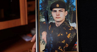 «Мне очень больно и обидно»: мать погибшего российского срочника обвинили в дискредитации армии из-за одного слова в интервью 