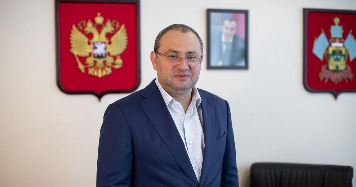 Приставы арестовывают активы главы минздрава Кубани