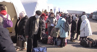 Беженцы из ДНР сообщили об очередях и «сортировке» мужчин на границах 