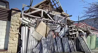 «Проклятый старый дом»: в Краснодаре обратили внимание на жуткий дом из мусора - ВИДЕО