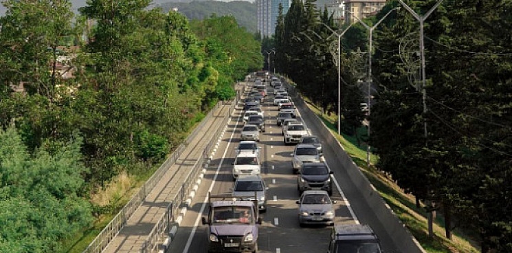 Из-за рекордного числа машин в Сочи построят объездную дорогу