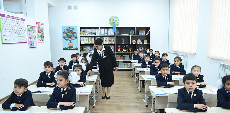 «Русские учат себя ненавидеть?» На деньги из Москвы в российско-таджикских школах на уроках истории рассказывают о российской оккупации