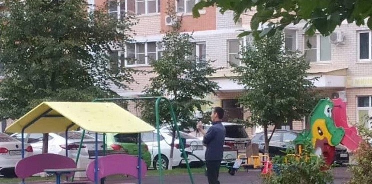 В Краснодаре на детской площадке изловили извращенца - ВИДЕО