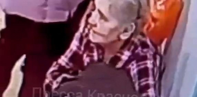 В Анапе объявилась «бабка-золотая ручка»: пенсионерка крадёт кошельки у своих ровесников в медучреждении