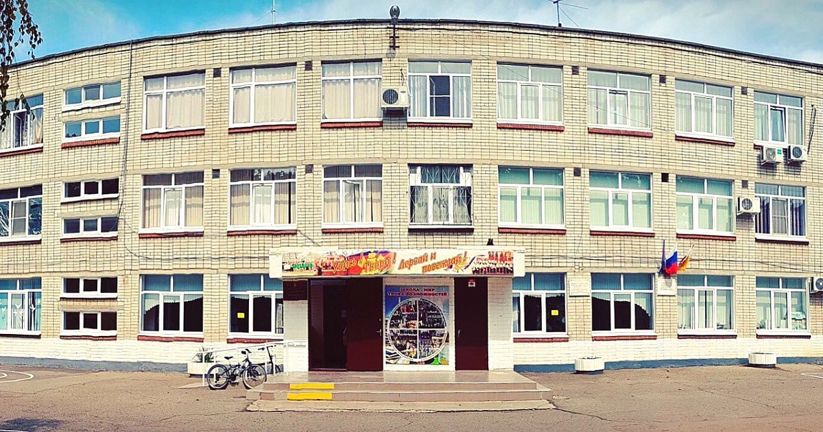 Директор школы в Краснодаре наказывает мать ученицы за защиту дочери от травли