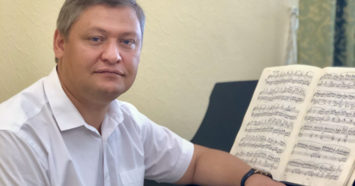 Директор детской школы Кубанского казачьего хора остался под домашним арестом