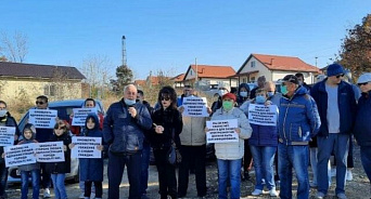 Жители Новороссийска вышли на протест против мусорного полигона