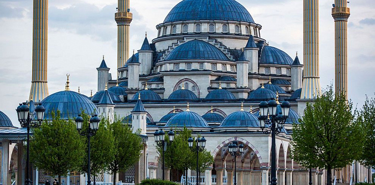 Мусульмане Краснодара молятся подпольно из-за отсутствия мечетей 