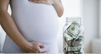  В РФ предложили выплачивать беременным ежемесячно по 20 тысяч рублей