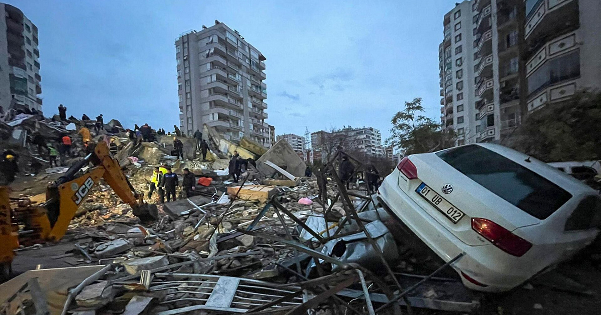 «Литосферное оружие США!» Конспирологи по всему миру называют землетрясение в Турции рукотворным – ВИДЕО