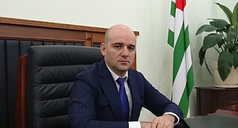 В Абхазии главу МВД отстранили от работы из-за стрельбы депутата