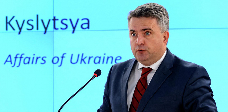 «Идут на дно, гордо подняв средний палец»: постпред ООН в Украине показал непристойный жест в ответ на речь российского коллеги 