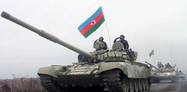 «Обиженный Эрдоган подёргал за ниточки? Готовится кровавая провокация?» Азербайджан стягивает к границе с Арменией артиллерию и танки – ВИДЕО 