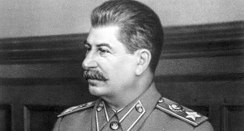 «Не будем мы Сталина возвращать!» Ректор Волгоградского университета заявил, на здание ВУЗа вернут лишь контур барельефа со Сталиным 