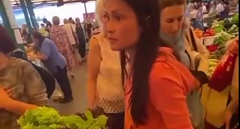 «Украину разрывает ненависть!» Во Львове русскоязычную жительницу отказались обслуживать на рынке и облили руганью - ВИДЕО