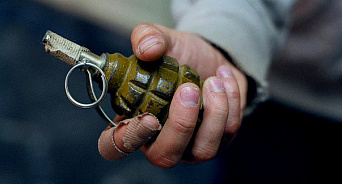 «Украинец с гранатой – беда для инструктора НАТО!» Боевик ВСУ показал, как сделать из Ф-1 мину, но совершил роковую ошибку - ВИДЕО