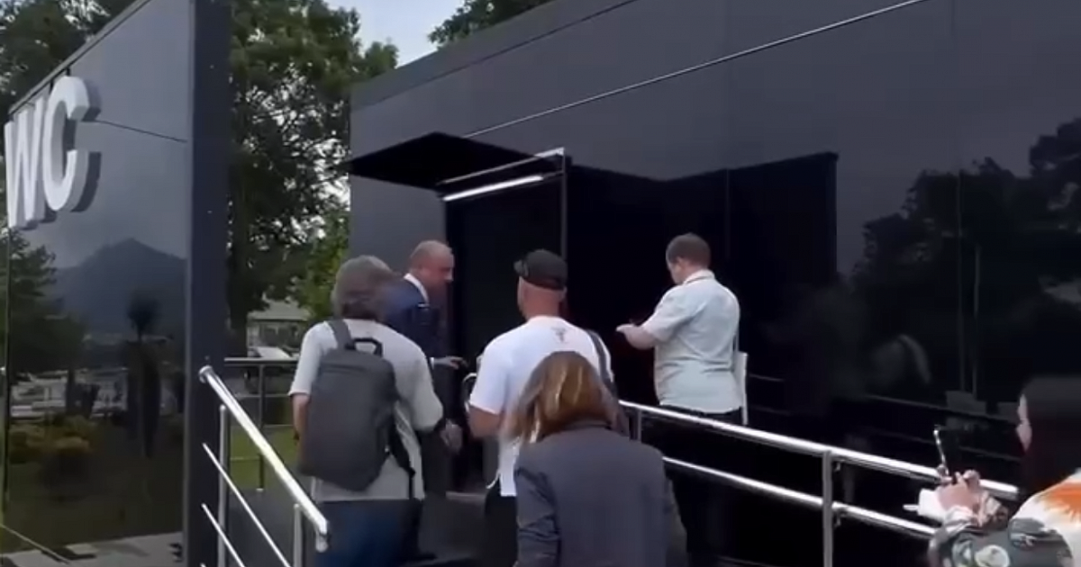 Новой достопримечательностью Геленджика стал туалет стоимостью 15 млн рублей