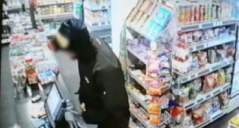 В Краснодаре задержали мужчину, напавшего на магазин с канцелярским ножом 