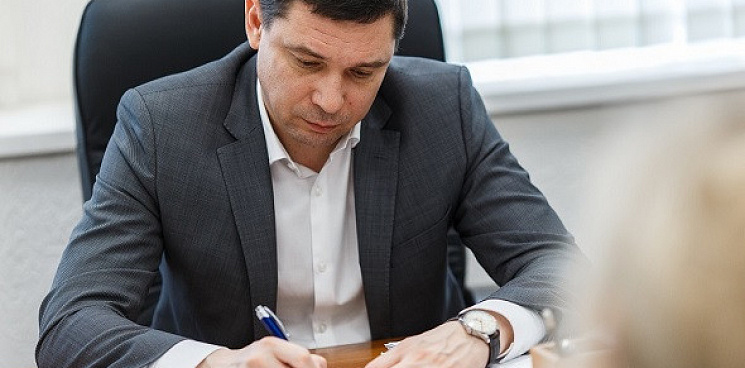 Экс-мэра Краснодара призвали к ответу о незаконно выданном разрешении на строительство