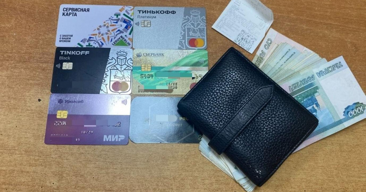 В аэропорту Сочи пенсионерка украла сумку у пассажирки из Санкт-Петербурга