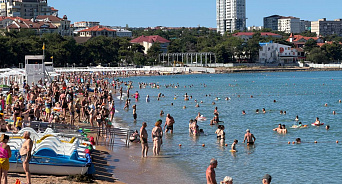 Все пляжи Геленджика закрыли из-за угрозы БПЛА, отдыхающих просят покинуть берег