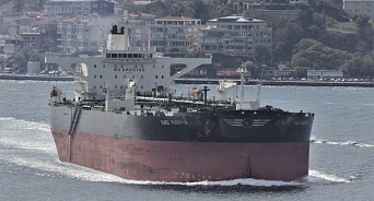 Российские моряки с греческого танкера почти год не могут вернуться домой